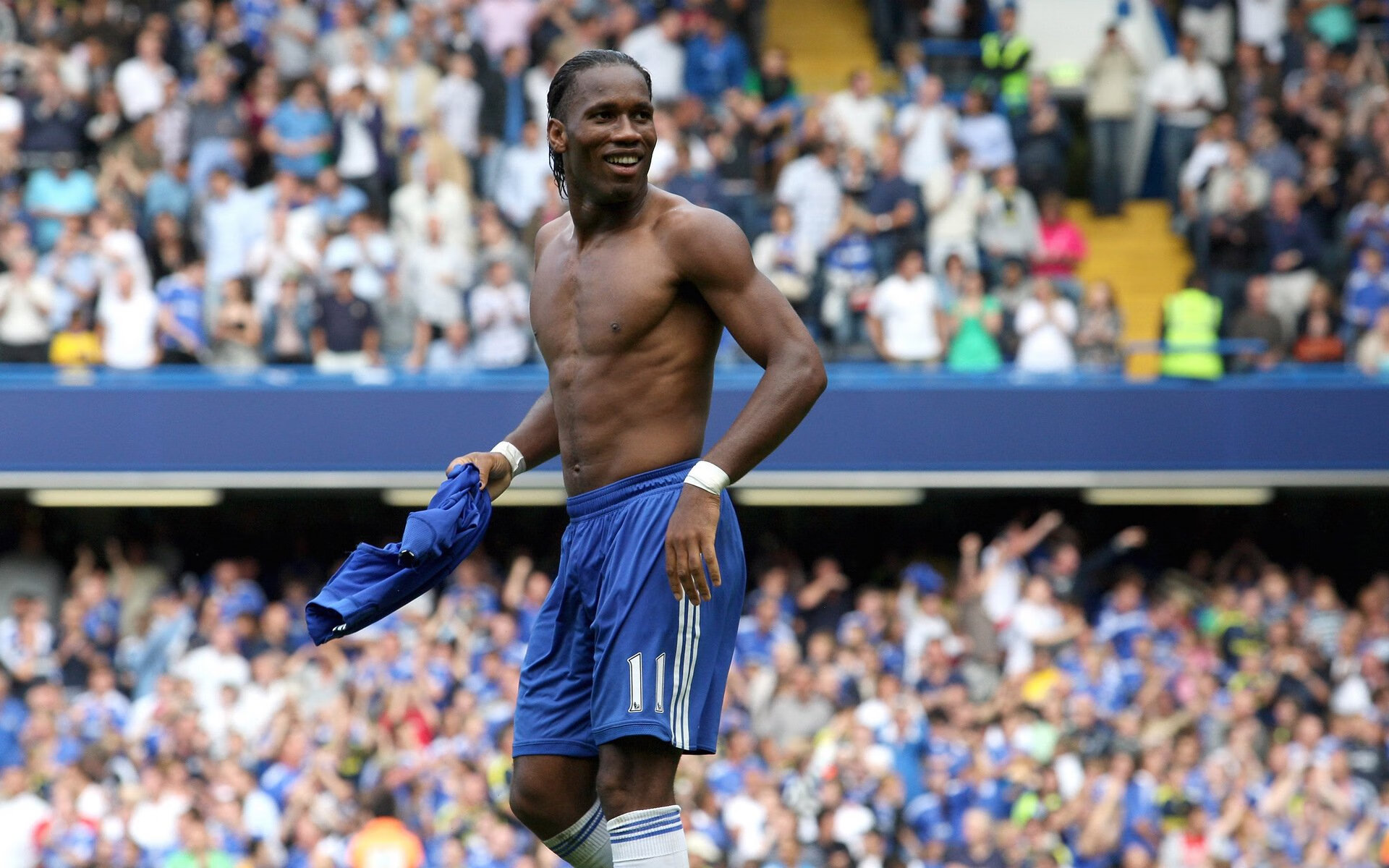 F1中国大奖赛回归日历 现场观众爆满见证冠军冲线